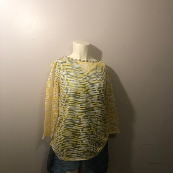 Sheer lemon and white patterned shirt. - Picture 3 of 12